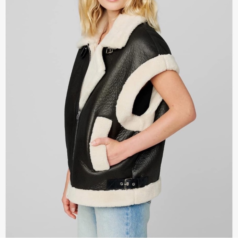 BLANK NYC Black & Ivory Vegan Leather and Sherpa Front Pockets Vest Sz M - Picture 4 of 4